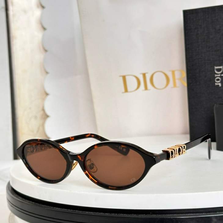 Picture of Dior Sunglasses _SKUfw77709958fw
